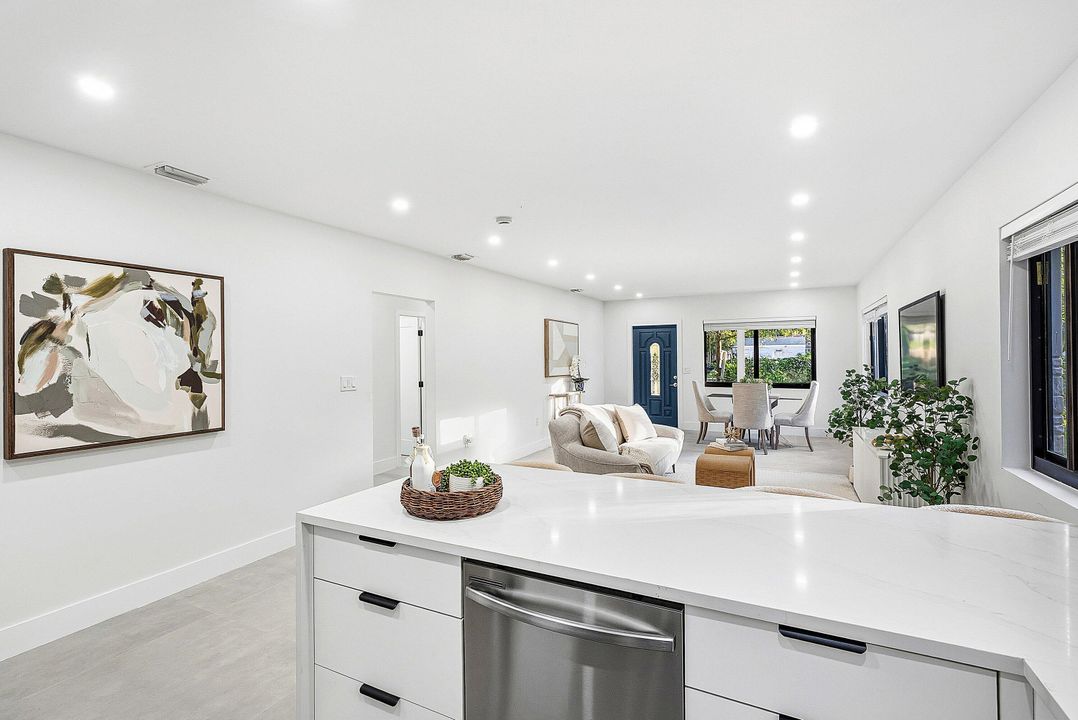 For Sale: $869,000 (2 beds, 2 baths, 1490 Square Feet)