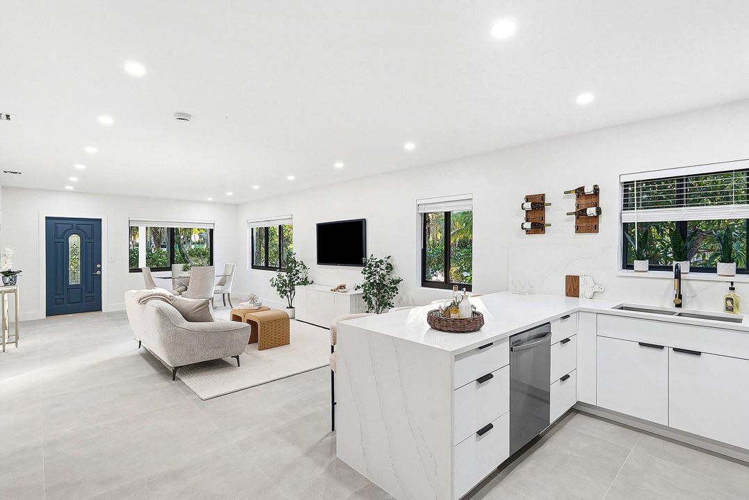 For Sale: $869,000 (2 beds, 2 baths, 1490 Square Feet)