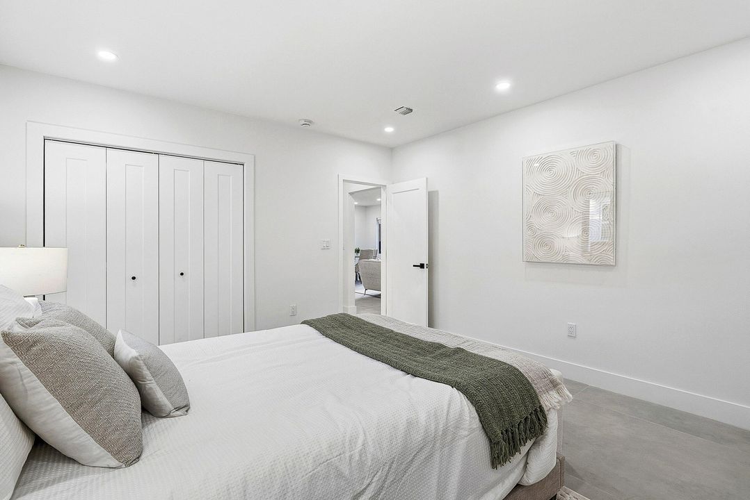 For Sale: $869,000 (2 beds, 2 baths, 1490 Square Feet)