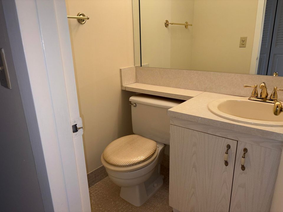 For Rent: $1,550 (1 beds, 1 baths, 751 Square Feet)