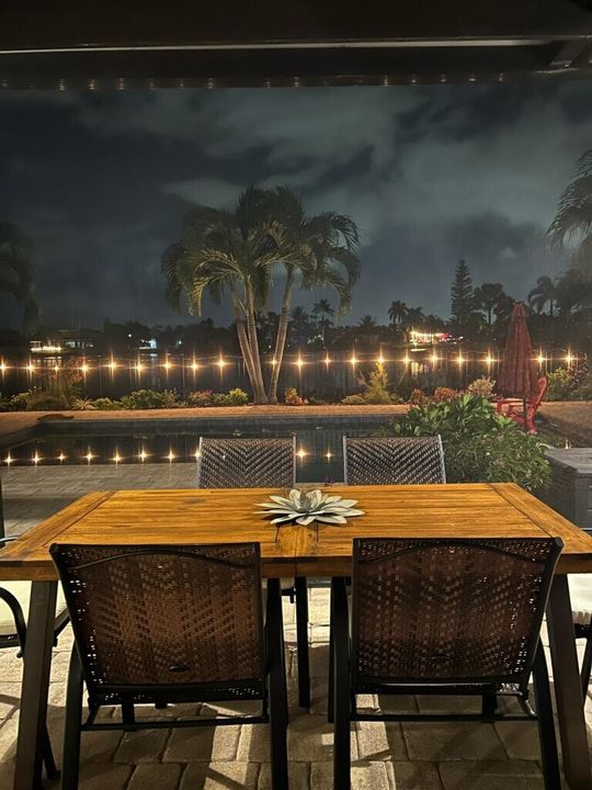 En Venta: $799,000 (3 camas, 2 baños, 2341 Pies cuadrados)