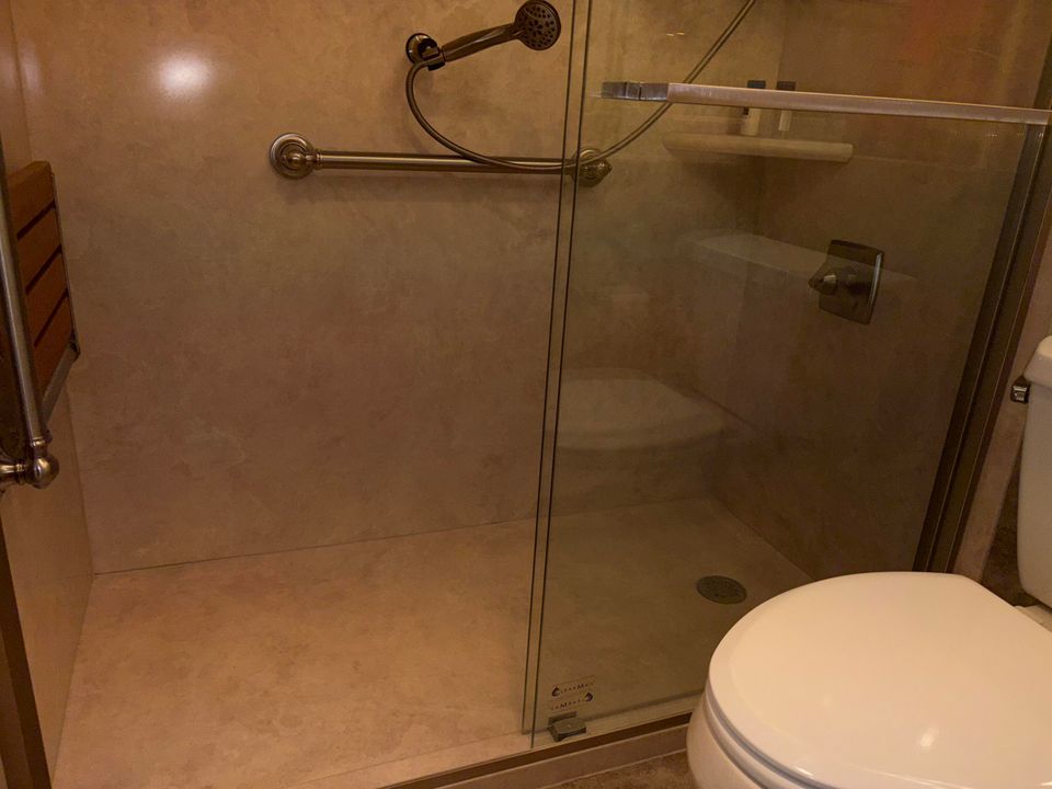 For Rent: $1,550 (1 beds, 1 baths, 751 Square Feet)