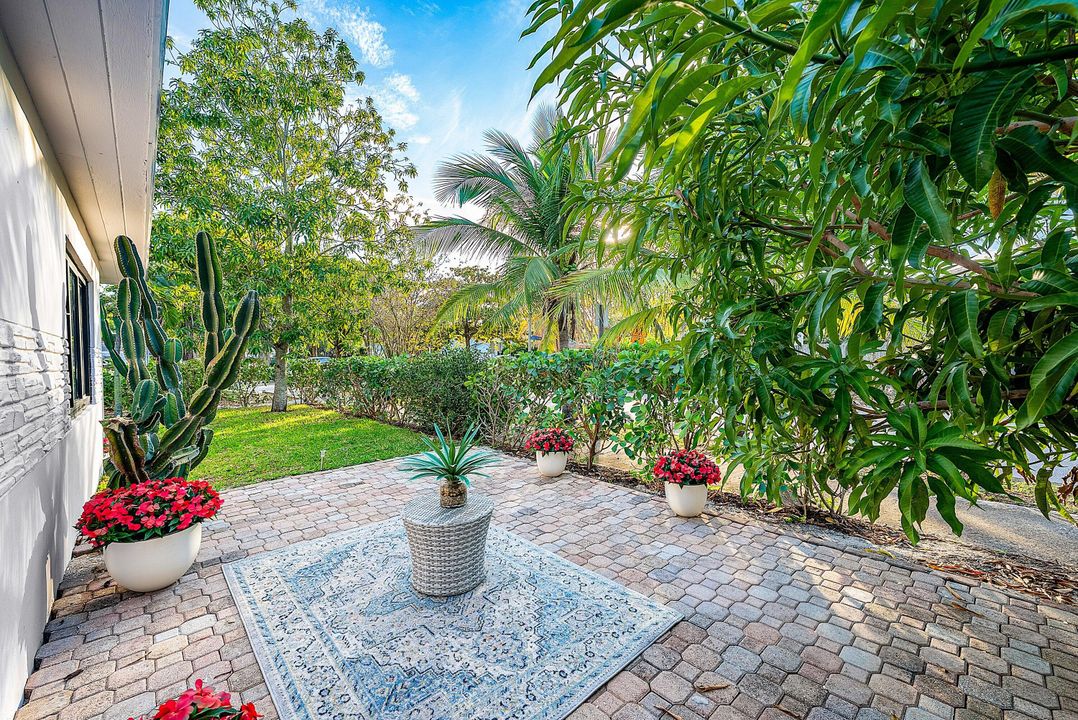 For Sale: $869,000 (2 beds, 2 baths, 1490 Square Feet)