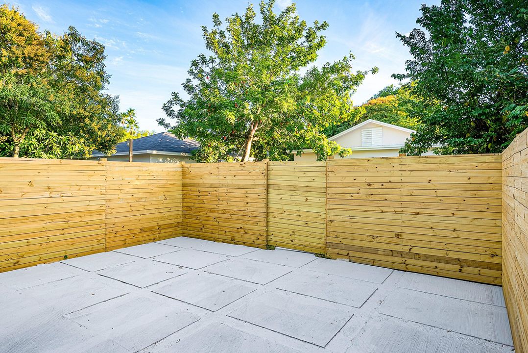 For Sale: $869,000 (2 beds, 2 baths, 1490 Square Feet)