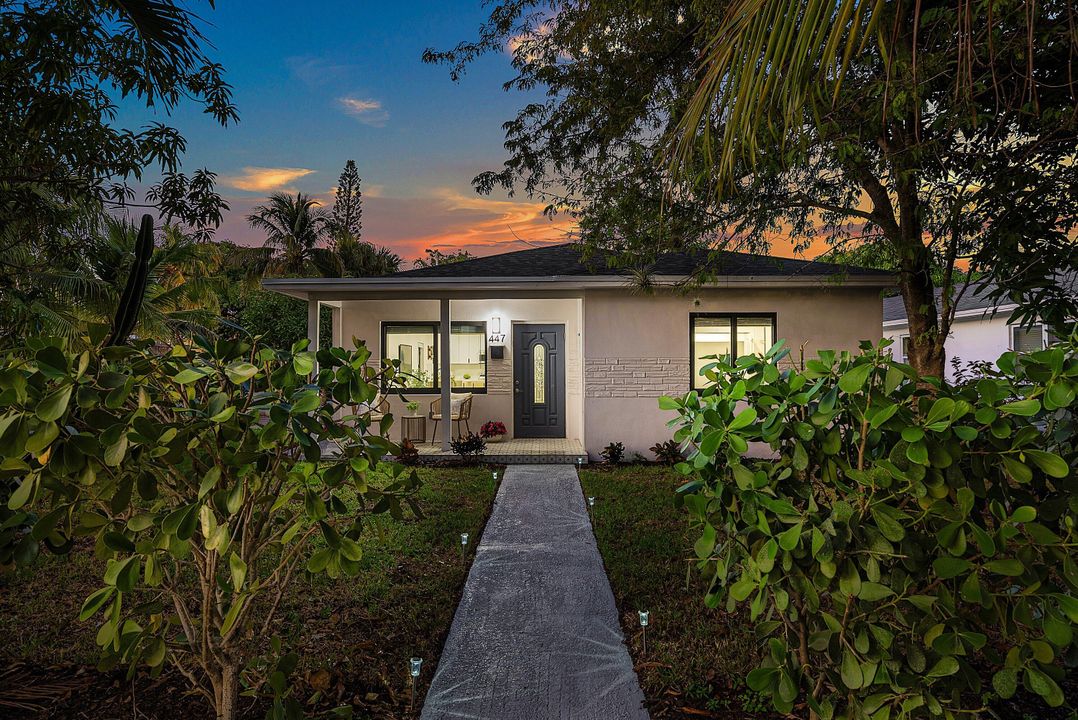 For Sale: $869,000 (2 beds, 2 baths, 1490 Square Feet)