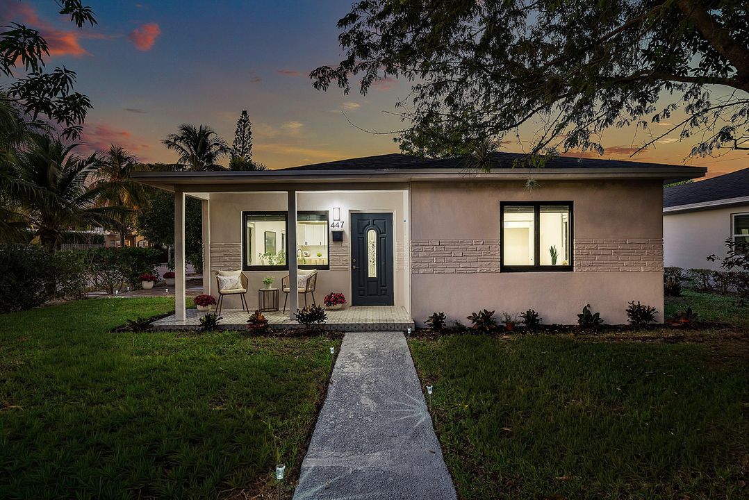 For Sale: $869,000 (2 beds, 2 baths, 1490 Square Feet)