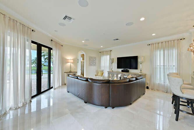 En Renta: $24,000 (5 camas, 5 baños, 4695 Pies cuadrados)