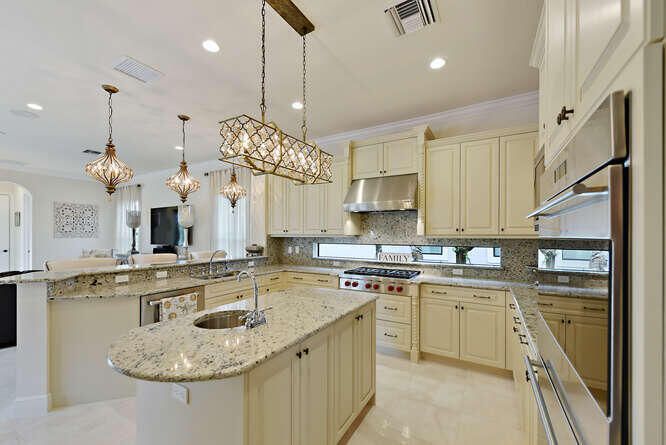 En Renta: $24,000 (5 camas, 5 baños, 4695 Pies cuadrados)