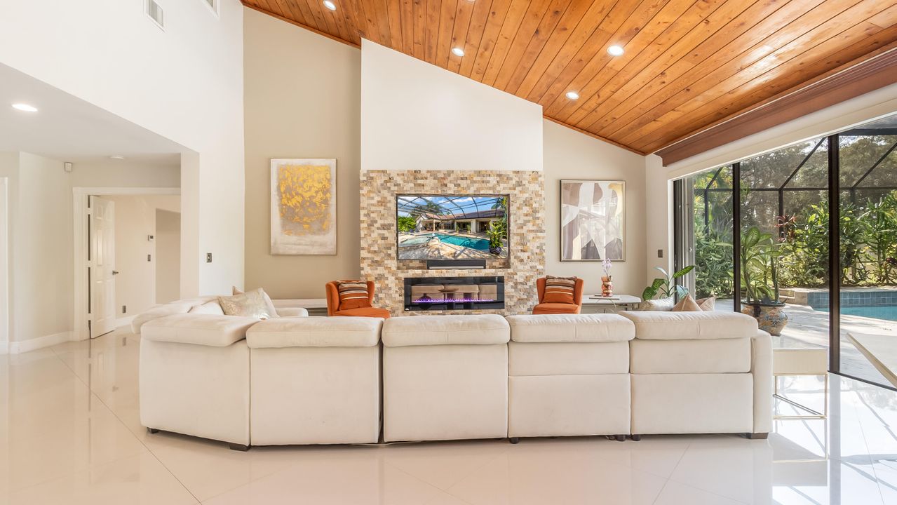 For Sale: $1,650,000 (3 beds, 3 baths, 3168 Square Feet)