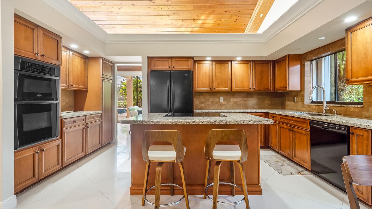 For Sale: $1,650,000 (3 beds, 3 baths, 3168 Square Feet)