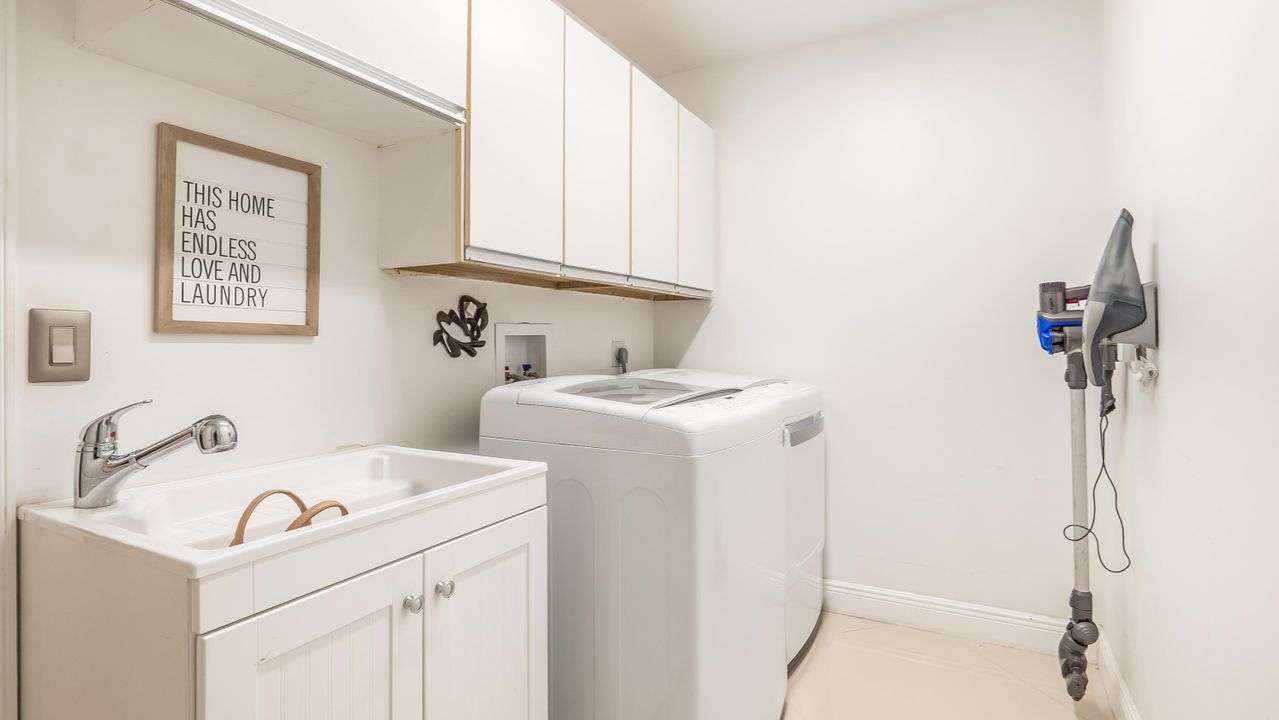 For Sale: $1,650,000 (3 beds, 3 baths, 3168 Square Feet)