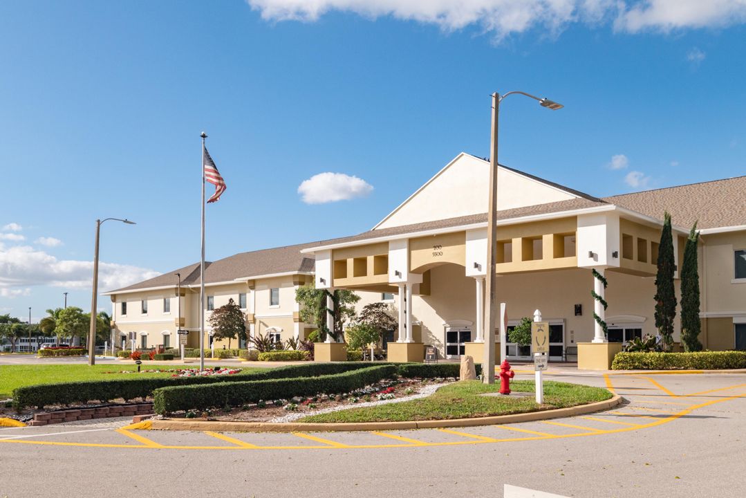 For Sale: $149,900 (2 beds, 2 baths, 1110 Square Feet)