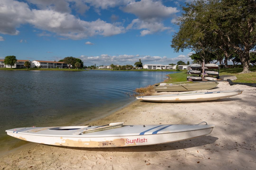 For Sale: $149,900 (2 beds, 2 baths, 1110 Square Feet)