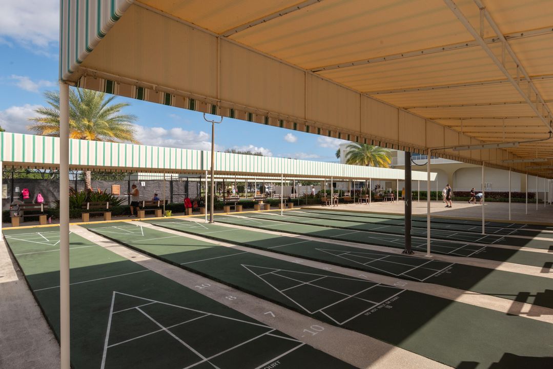 For Sale: $149,900 (2 beds, 2 baths, 1110 Square Feet)