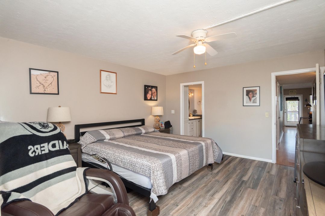 For Sale: $149,900 (2 beds, 2 baths, 1110 Square Feet)