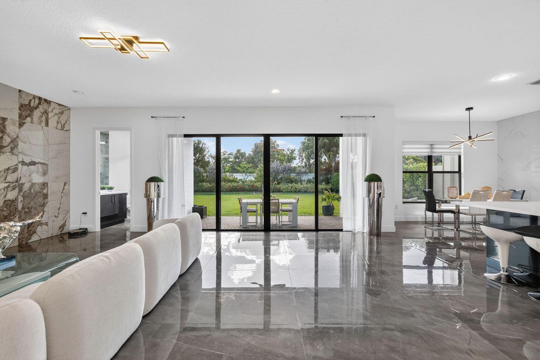 待售: $1,850,000 (5 贝兹, 7 浴室, 4484 平方英尺)