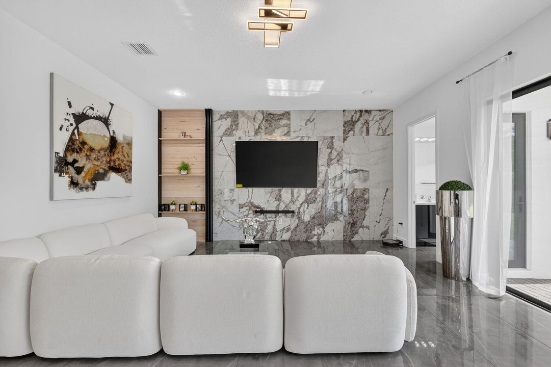 待售: $1,850,000 (5 贝兹, 7 浴室, 4484 平方英尺)