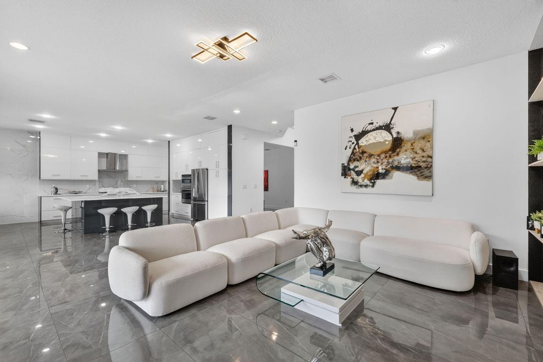 待售: $1,850,000 (5 贝兹, 7 浴室, 4484 平方英尺)