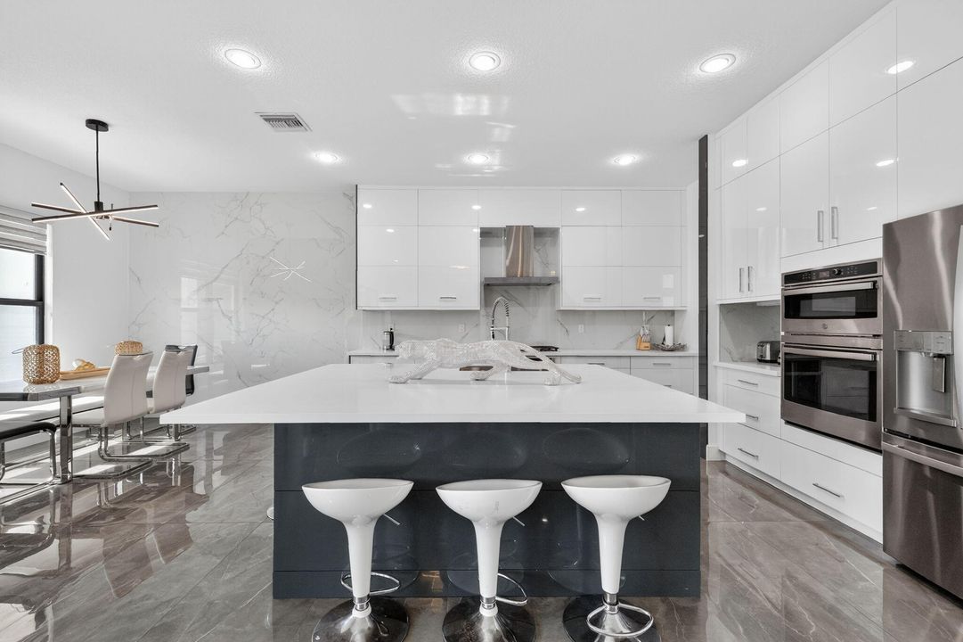 待售: $1,850,000 (5 贝兹, 7 浴室, 4484 平方英尺)