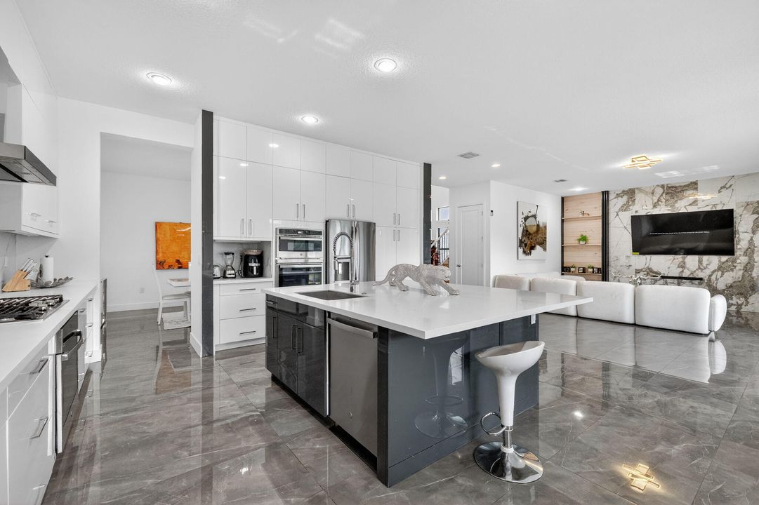 待售: $1,850,000 (5 贝兹, 7 浴室, 4484 平方英尺)