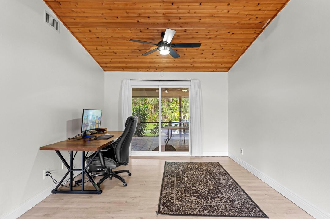 待售: $689,500 (4 贝兹, 2 浴室, 2419 平方英尺)