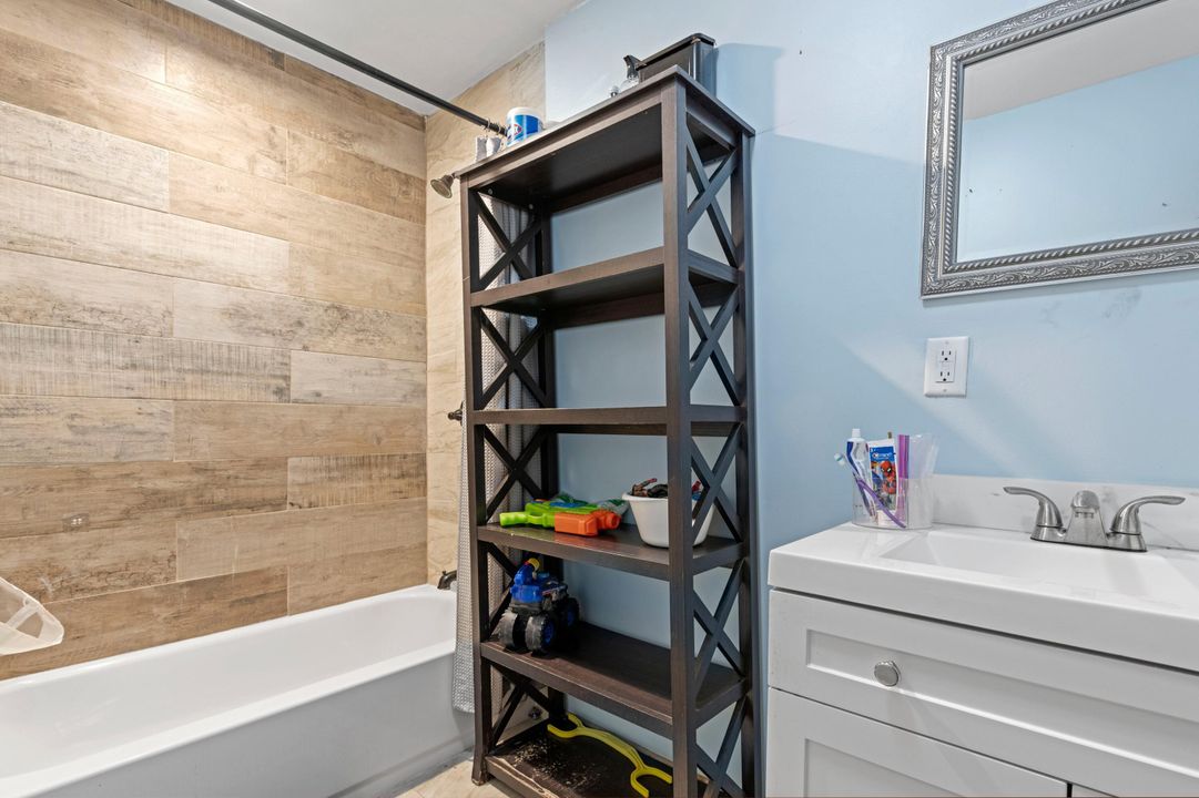 待售: $689,500 (4 贝兹, 2 浴室, 2419 平方英尺)