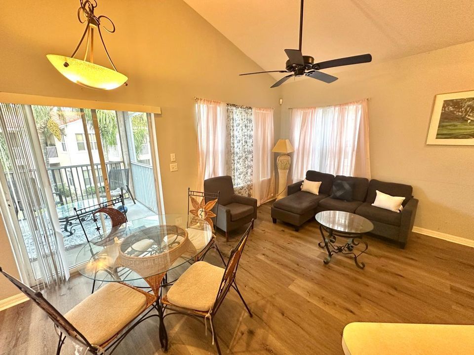 出租: $1,750 (1 贝兹, 1 浴室, 746 平方英尺)