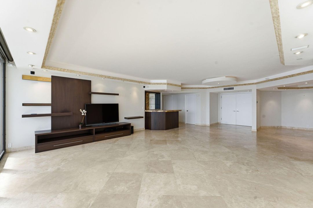 En Venta: $4,800,000 (3 camas, 3 baños, 2945 Pies cuadrados)