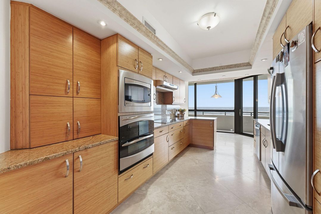 En Venta: $4,800,000 (3 camas, 3 baños, 2945 Pies cuadrados)