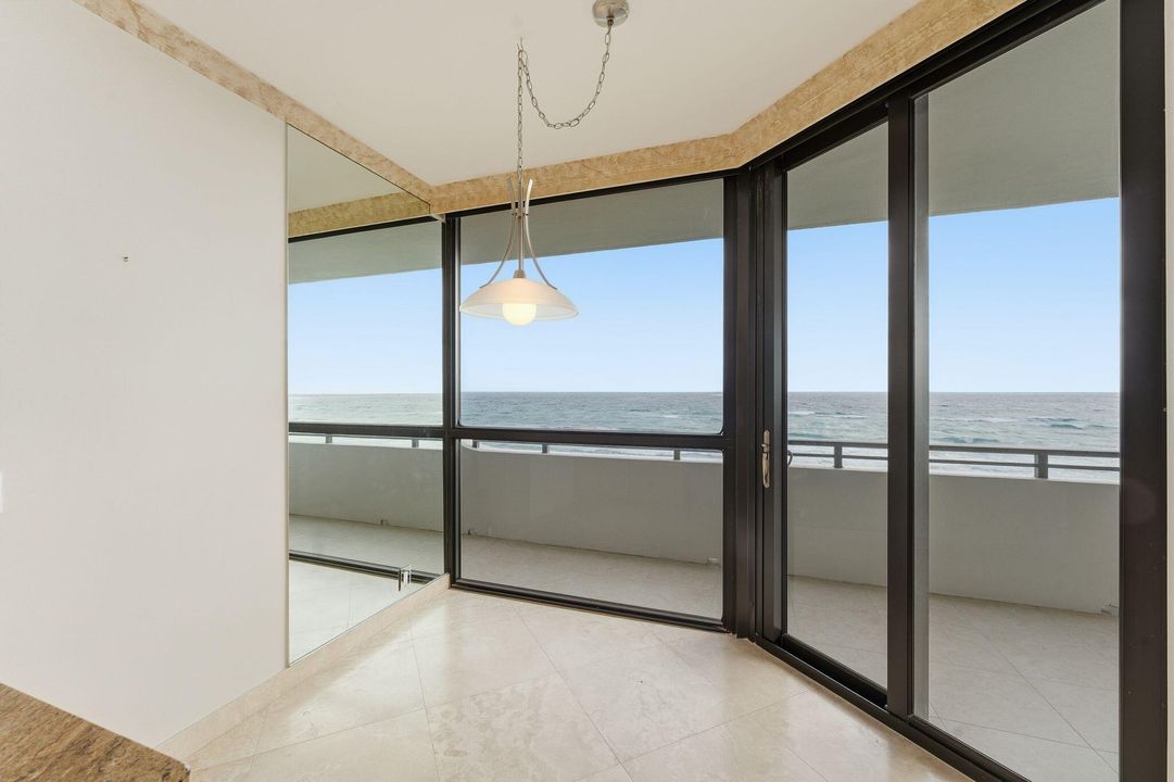 En Venta: $4,800,000 (3 camas, 3 baños, 2945 Pies cuadrados)