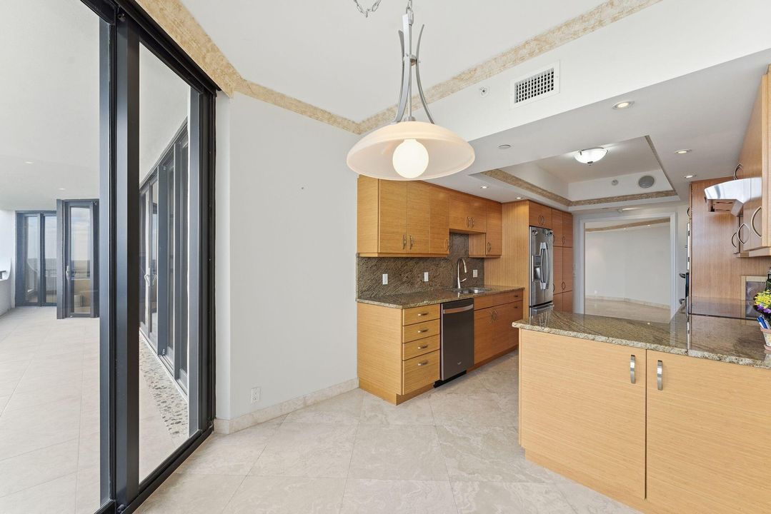 En Venta: $4,800,000 (3 camas, 3 baños, 2945 Pies cuadrados)