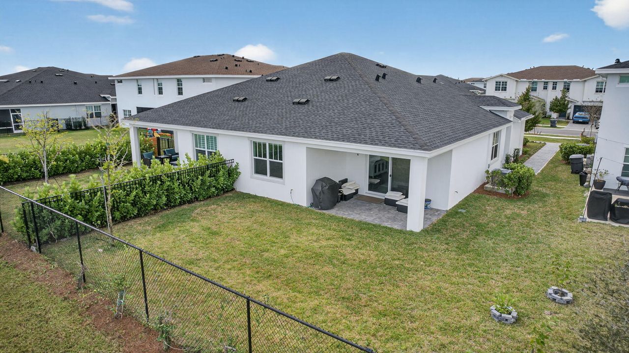 For Sale: $539,900 (3 beds, 2 baths, 1749 Square Feet)