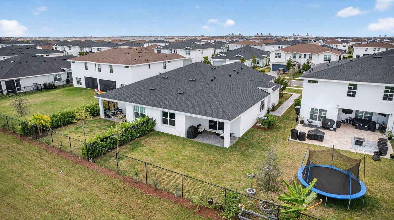 For Sale: $539,900 (3 beds, 2 baths, 1749 Square Feet)