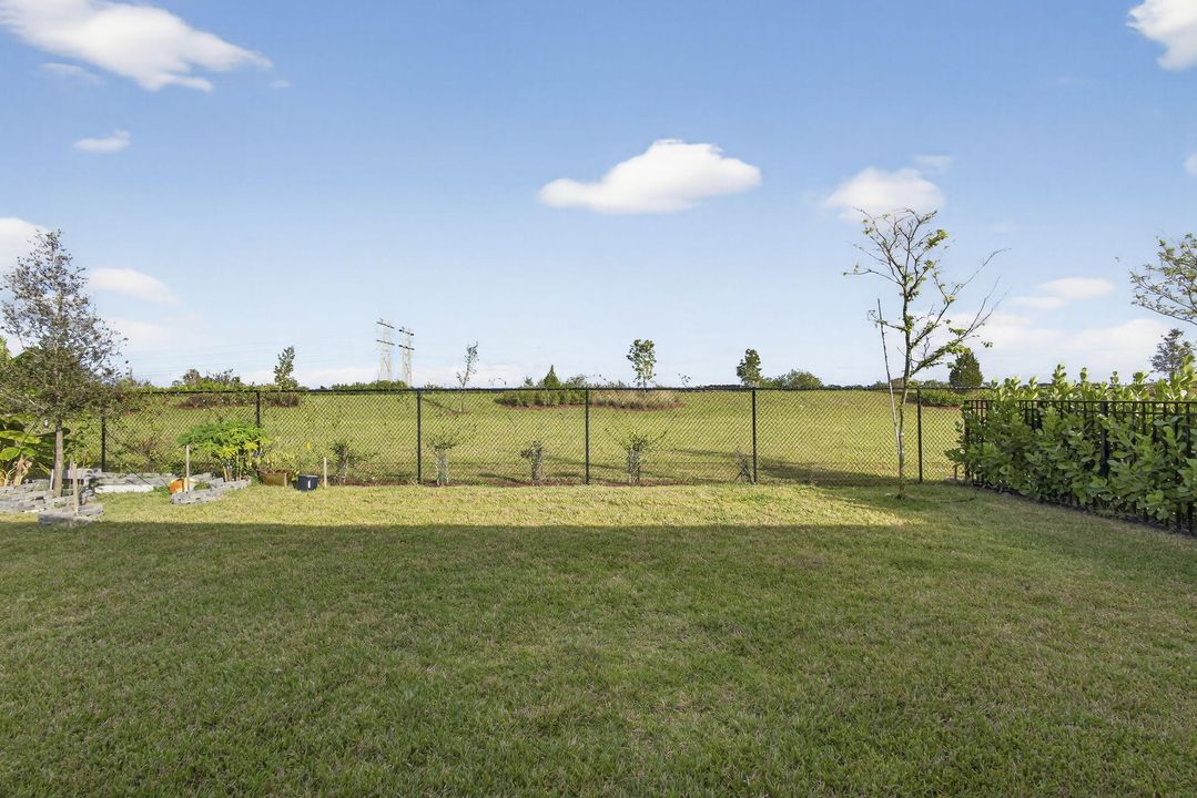 For Sale: $539,900 (3 beds, 2 baths, 1749 Square Feet)