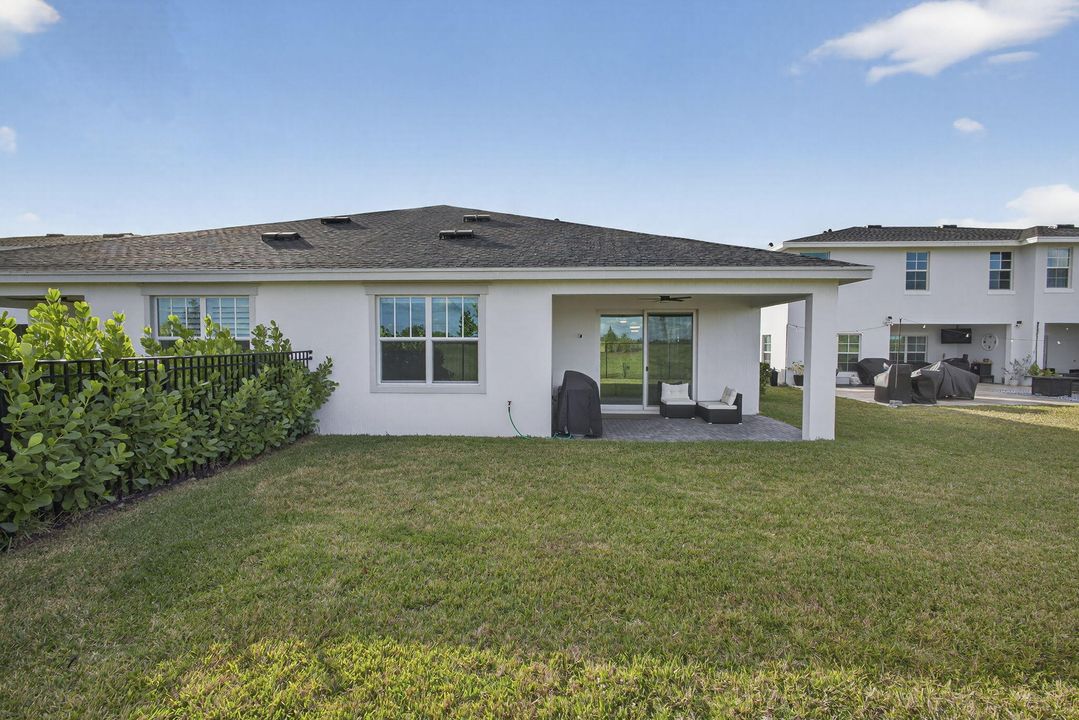 For Sale: $539,900 (3 beds, 2 baths, 1749 Square Feet)