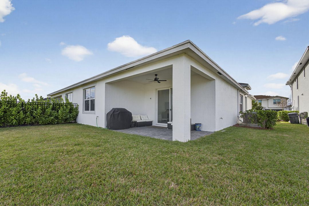 For Sale: $539,900 (3 beds, 2 baths, 1749 Square Feet)