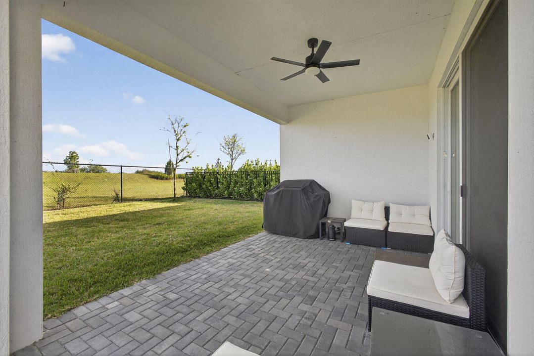 For Sale: $539,900 (3 beds, 2 baths, 1749 Square Feet)