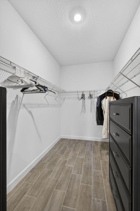 For Sale: $539,900 (3 beds, 2 baths, 1749 Square Feet)