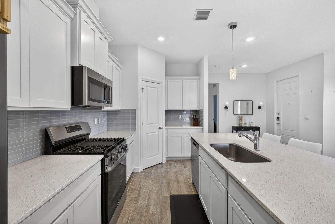 For Sale: $539,900 (3 beds, 2 baths, 1749 Square Feet)