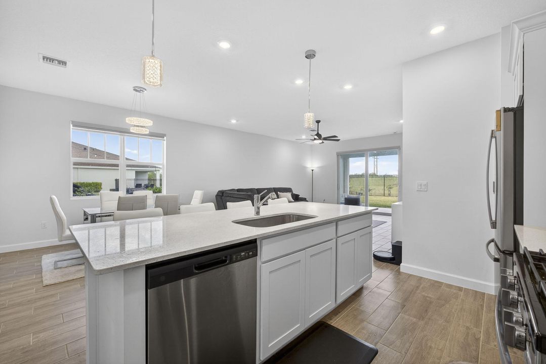 For Sale: $539,900 (3 beds, 2 baths, 1749 Square Feet)