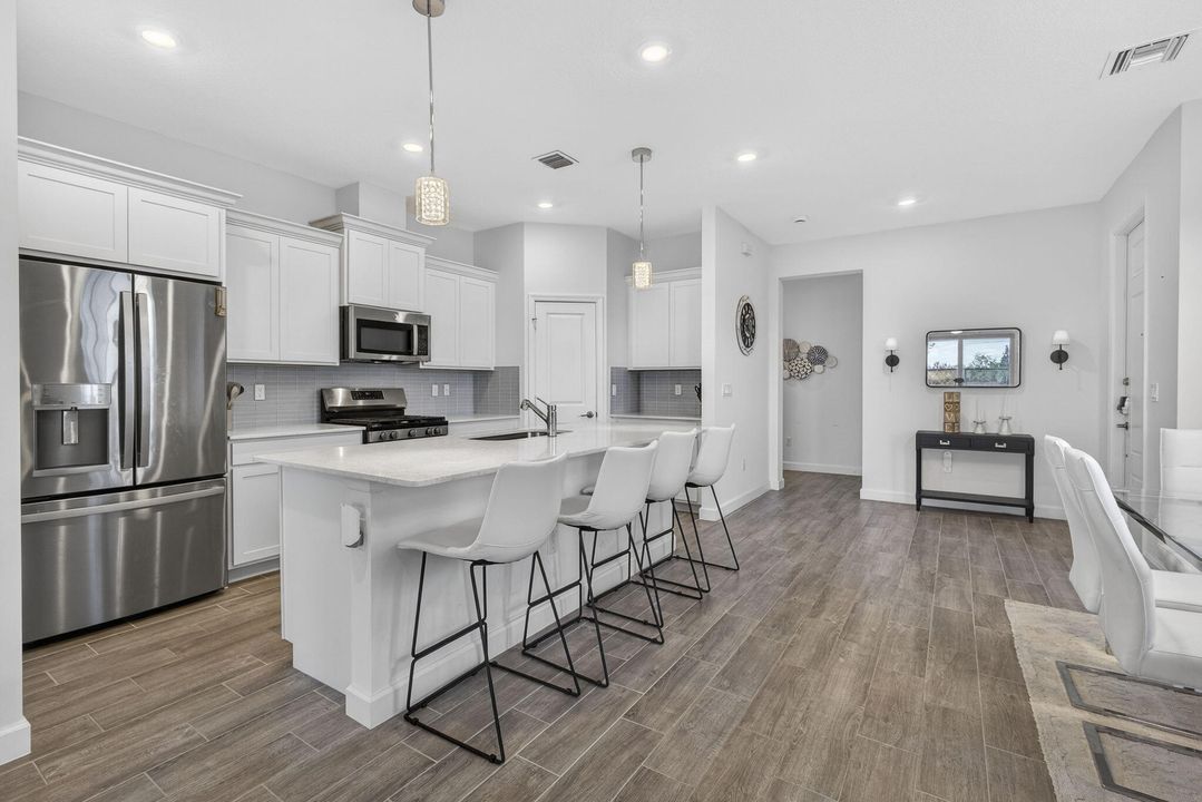 For Sale: $539,900 (3 beds, 2 baths, 1749 Square Feet)