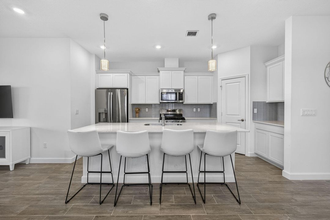 For Sale: $539,900 (3 beds, 2 baths, 1749 Square Feet)