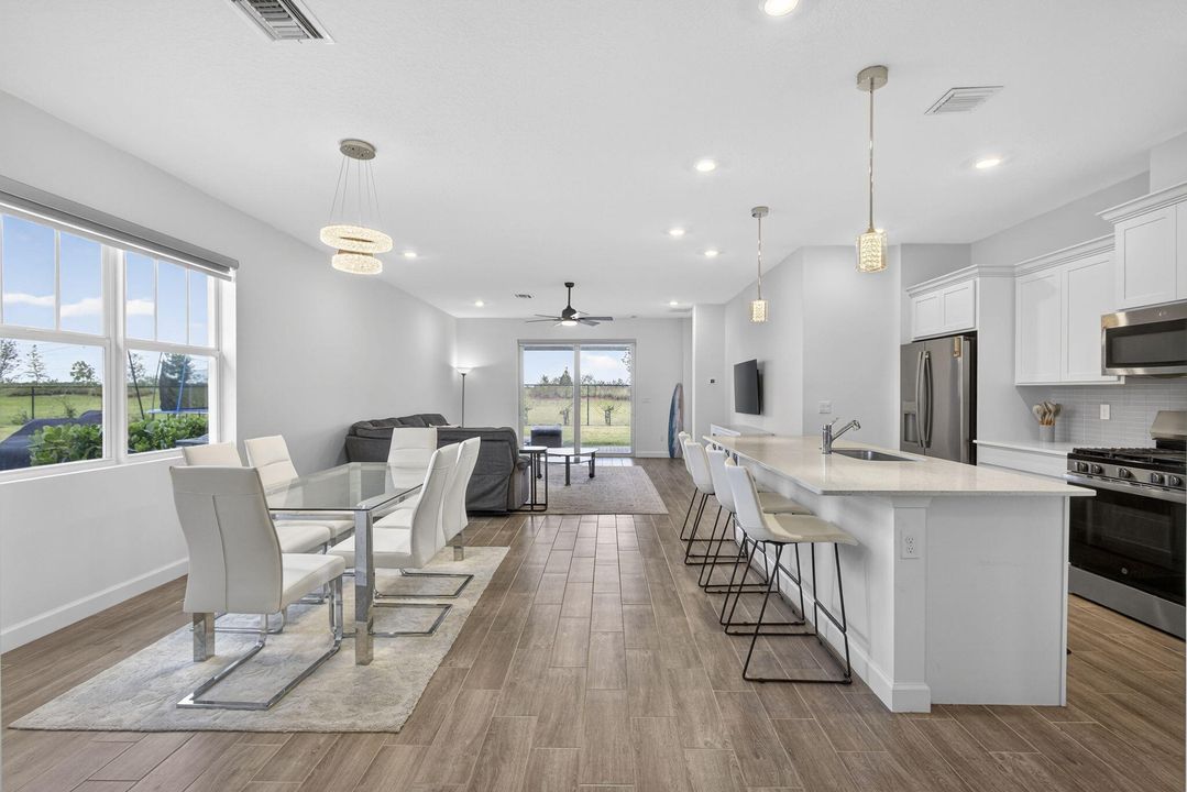 For Sale: $539,900 (3 beds, 2 baths, 1749 Square Feet)