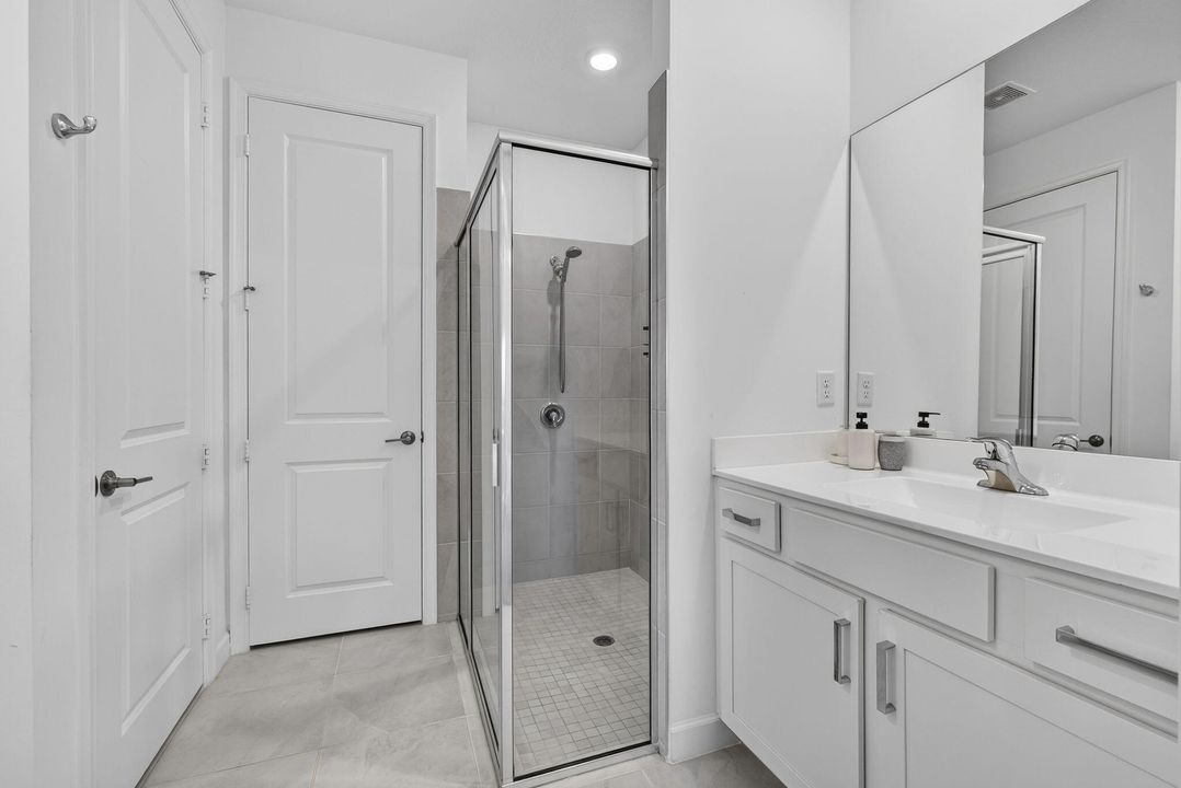 For Sale: $525,000 (3 beds, 2 baths, 1952 Square Feet)