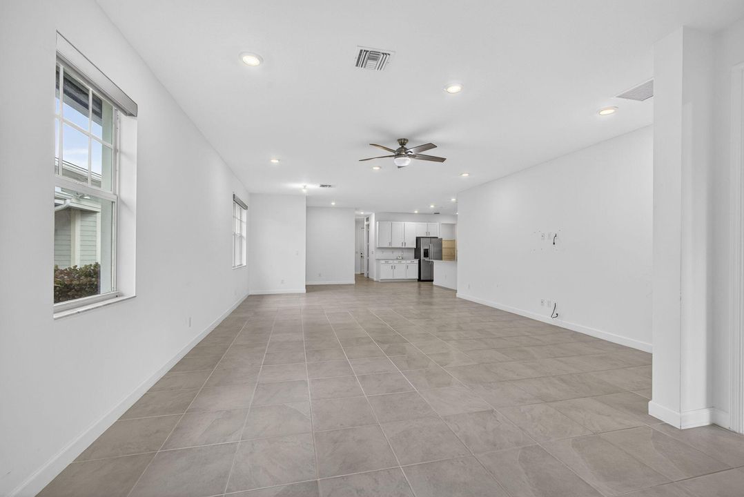 For Sale: $525,000 (3 beds, 2 baths, 1952 Square Feet)