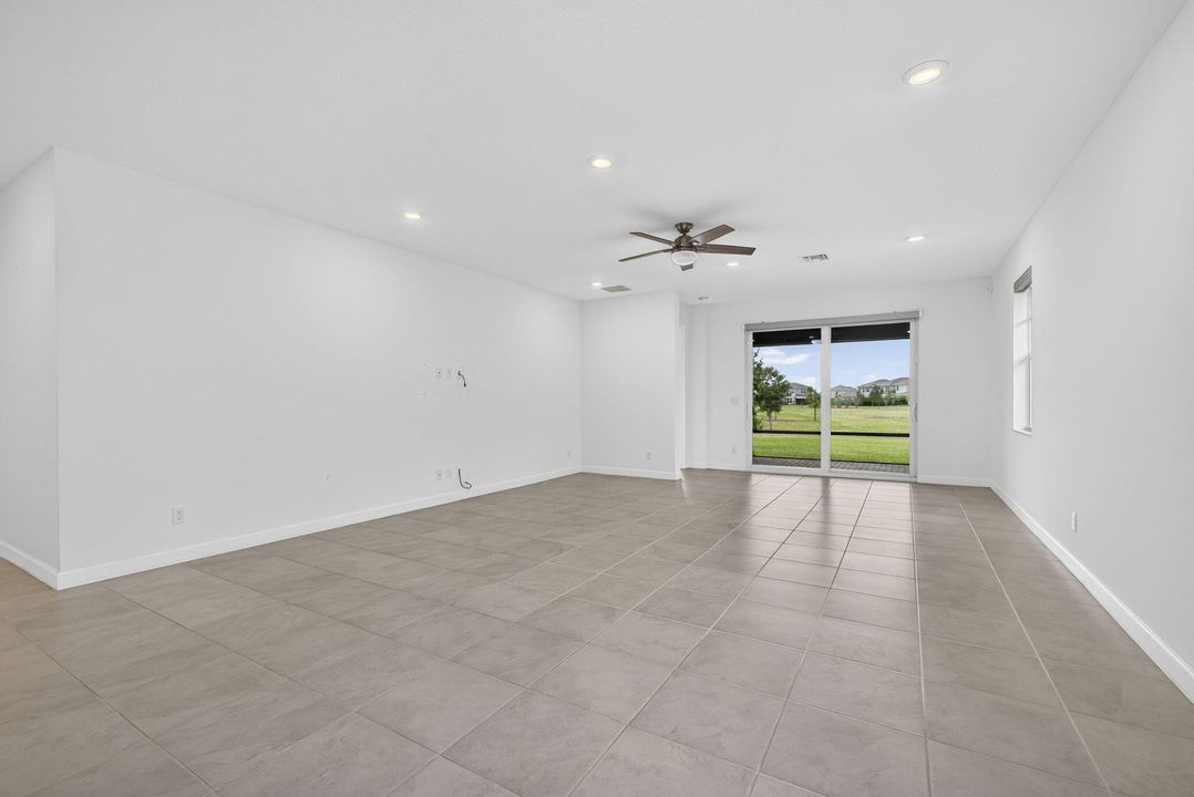 For Sale: $525,000 (3 beds, 2 baths, 1952 Square Feet)