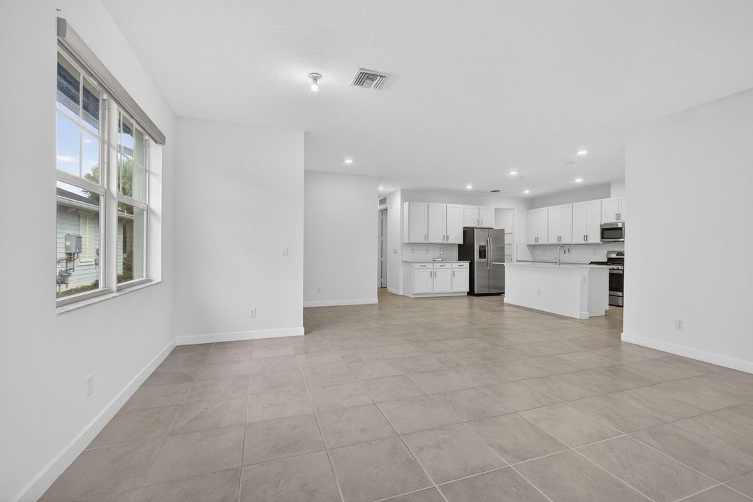 For Sale: $525,000 (3 beds, 2 baths, 1952 Square Feet)