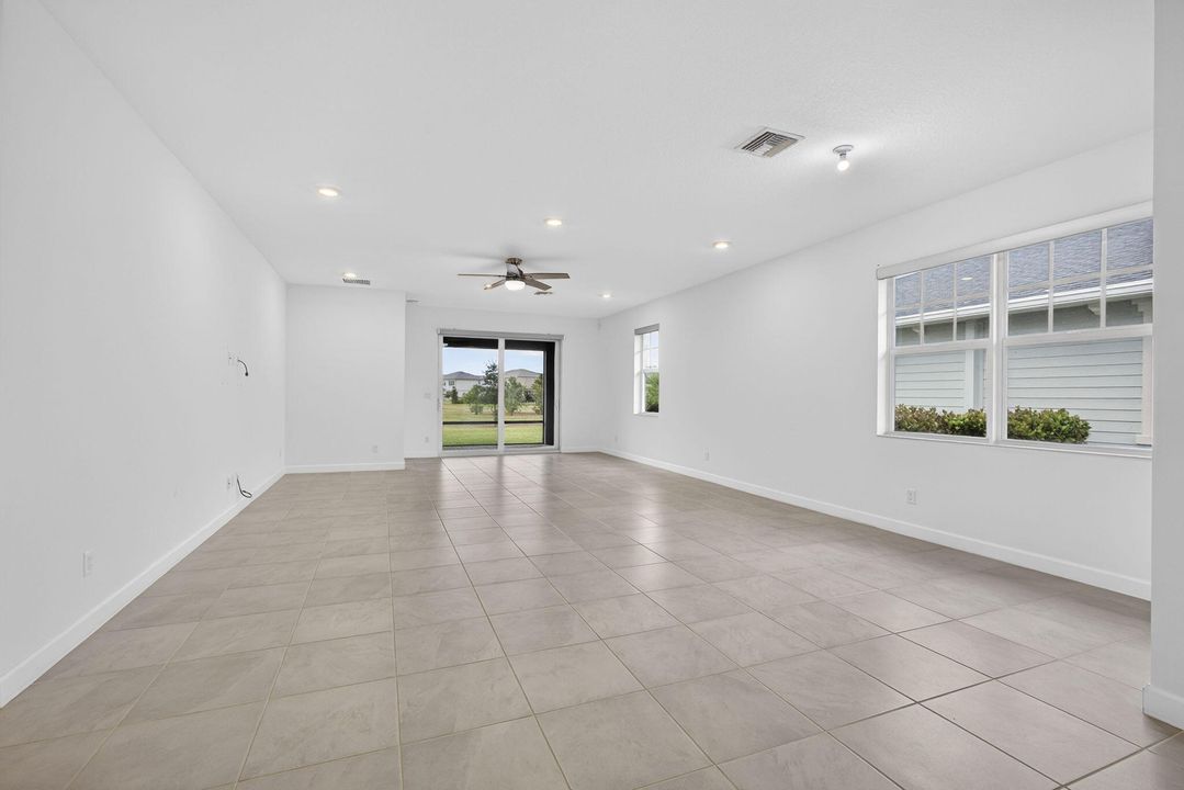 For Sale: $525,000 (3 beds, 2 baths, 1952 Square Feet)