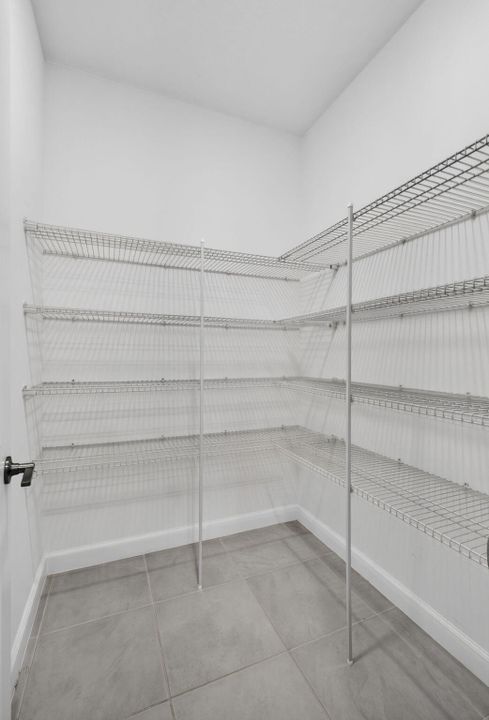 For Sale: $525,000 (3 beds, 2 baths, 1952 Square Feet)