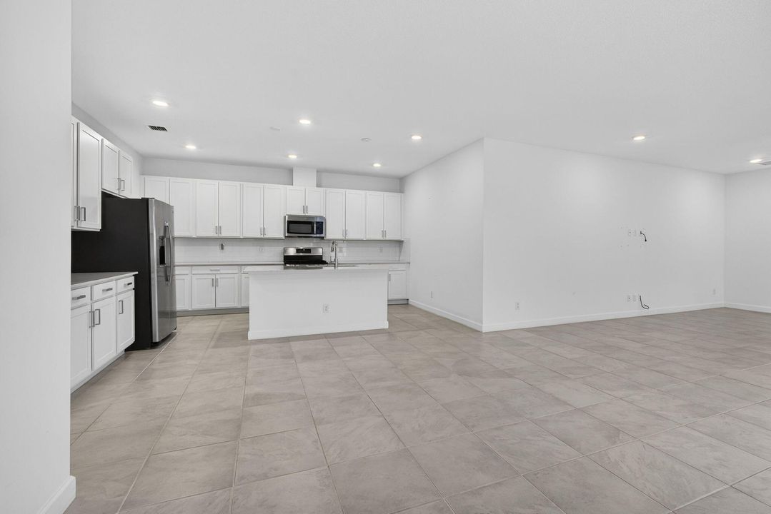 For Sale: $525,000 (3 beds, 2 baths, 1952 Square Feet)